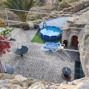 https://eco-holidays-cave-house-justine.tenerifehoteles.net
